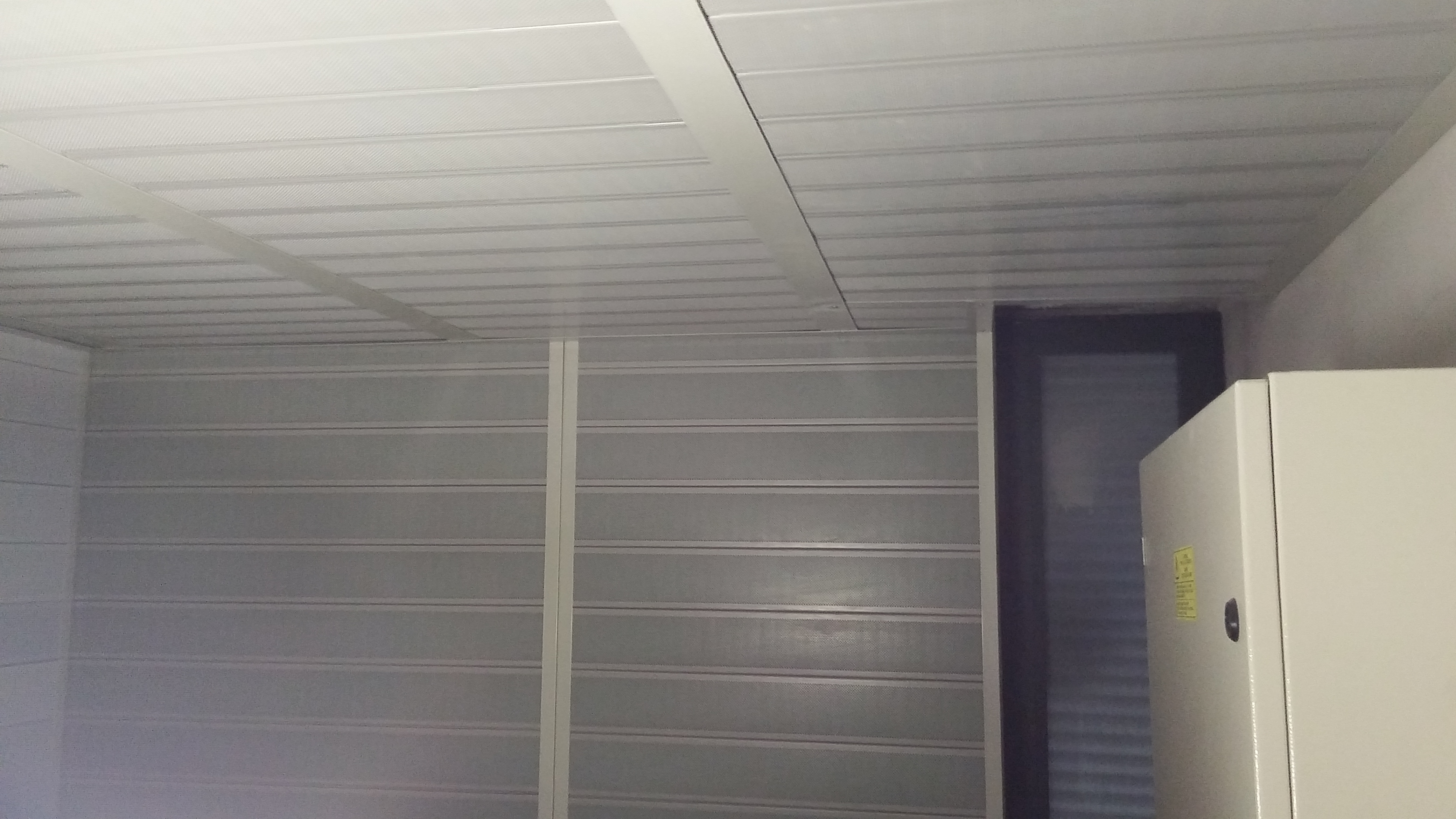 Isolalmento acustico locale ascensore pareti e soffitto