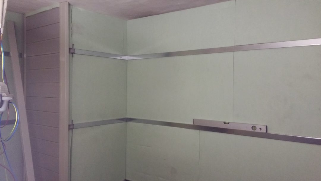 Isolamento acustico locale ascensore, altra parete fissaggio distanziali e fonoassorbente