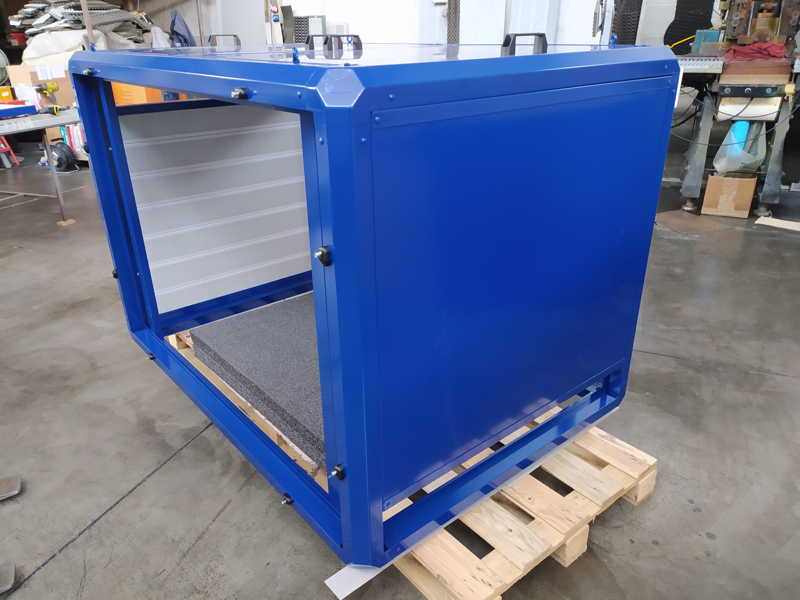 Cabina silente, struttura e pannelli verniciati