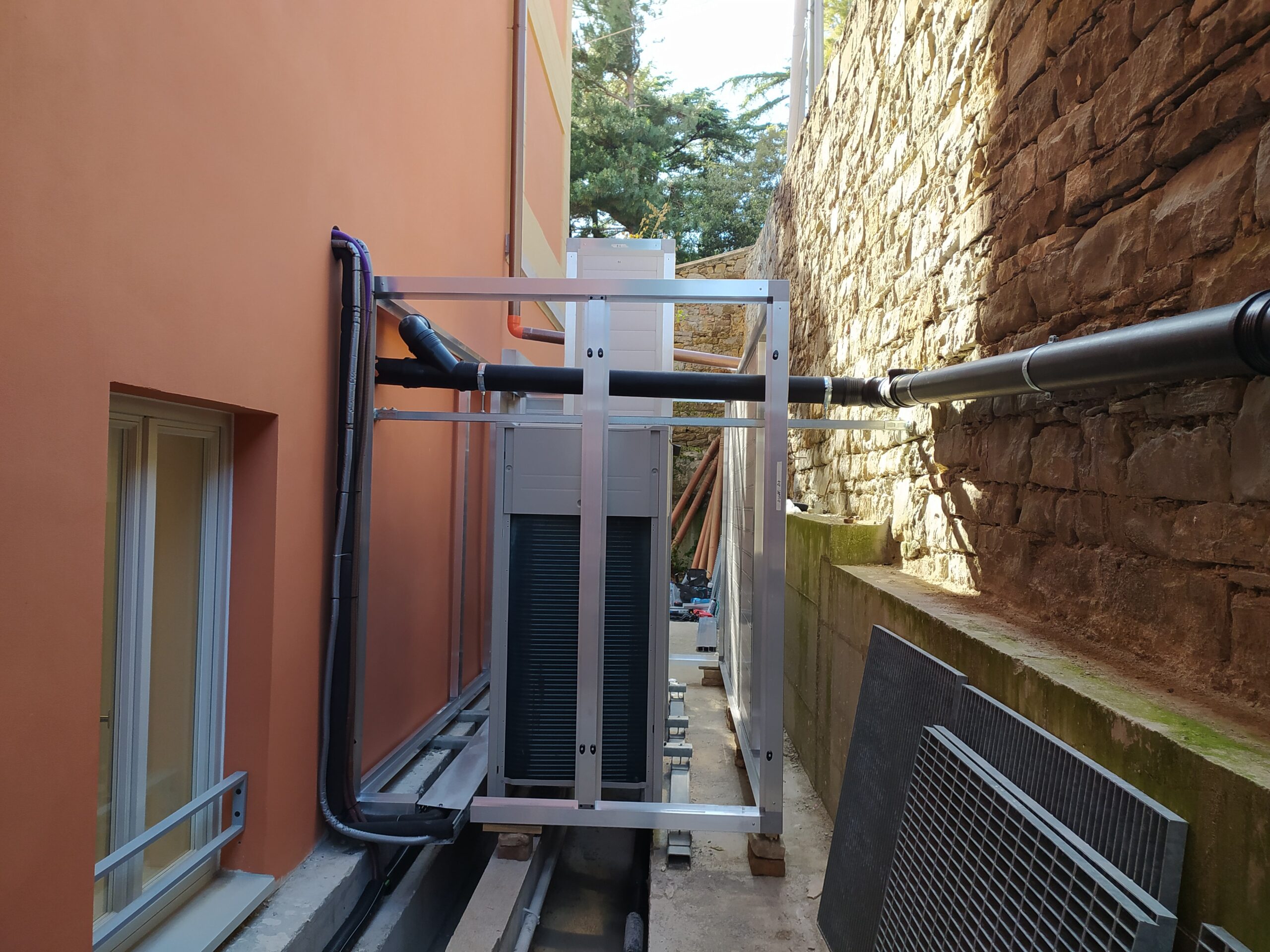 Schermatura acustica trieste, struttura