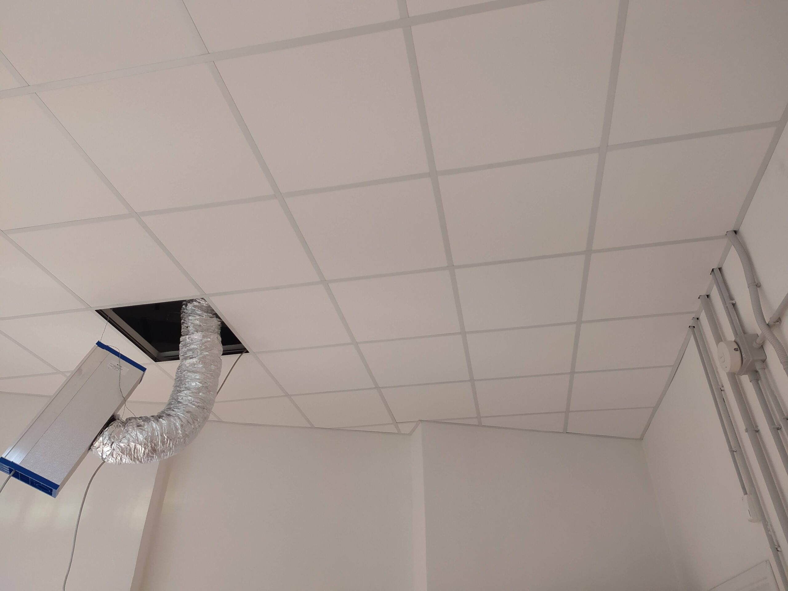 Controsoffitto fonoisolante, struttura, pannelli finito,3