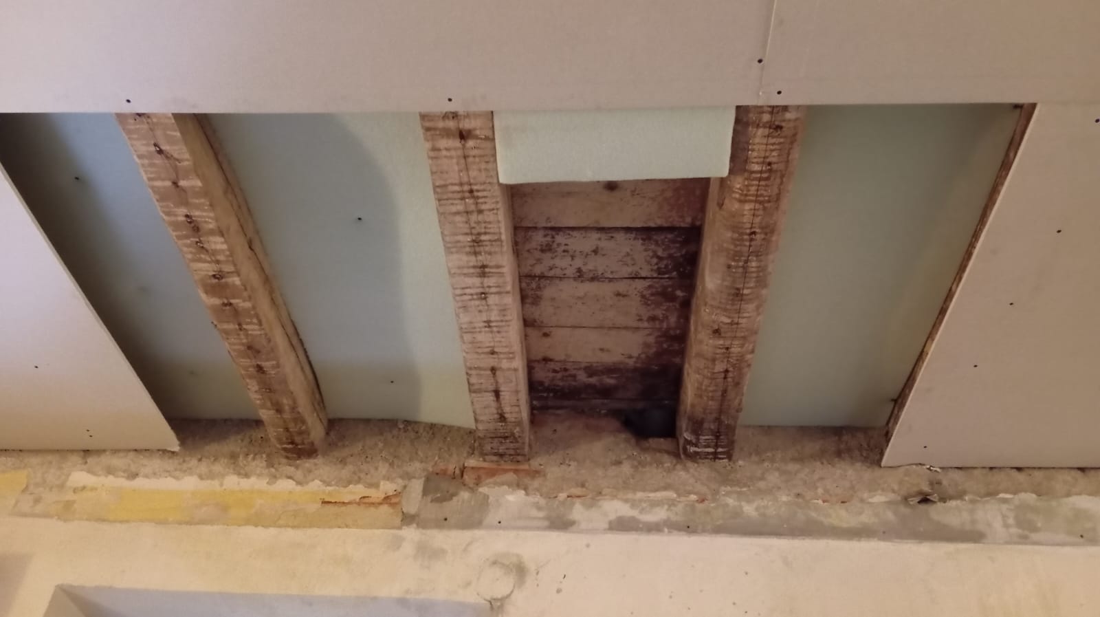 Isolamento acustico, primo controsoffitto, chiusura con lastre