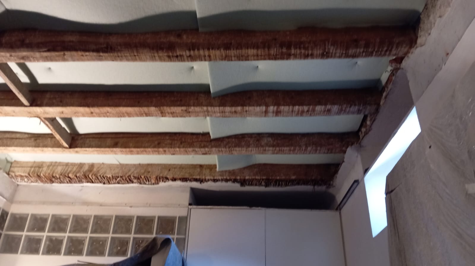 Isolamento acustico, primo controsoffitto, fibra di poliestere, a