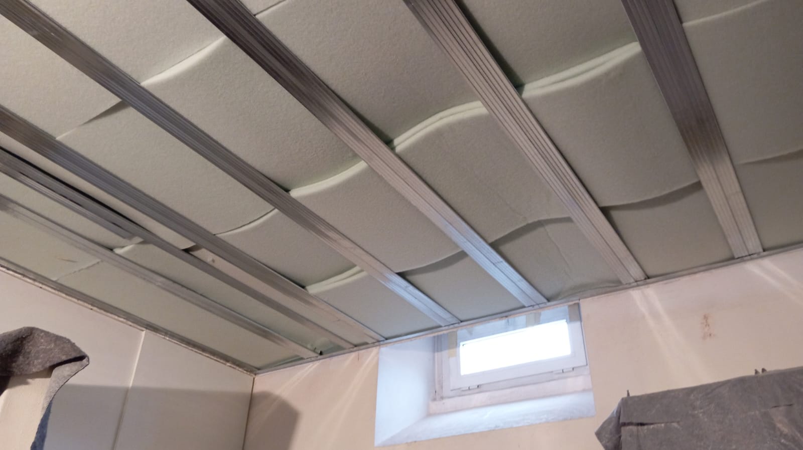 Isolamento acustico, secondo controsoffitto, struttura e fibra a