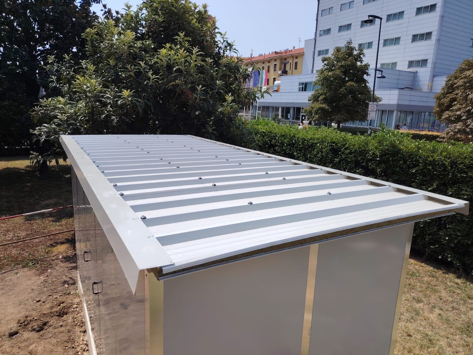 Cabina silente milano, struttura e pannelli vista copertura 1