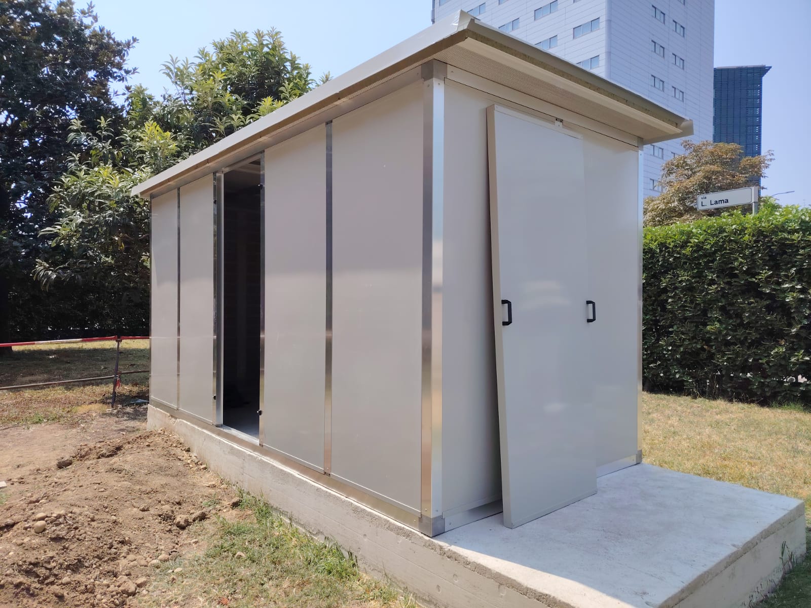 Cabina silente milano, struttura e pannello amovibile 1