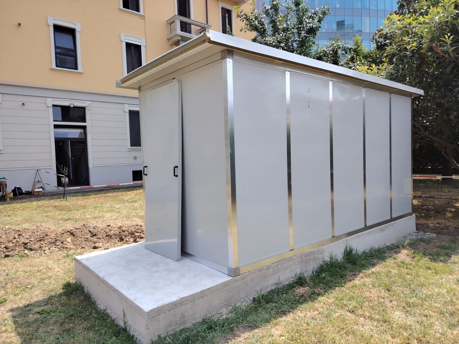 Cabina silente milano, struttura e pannello amovibile 2