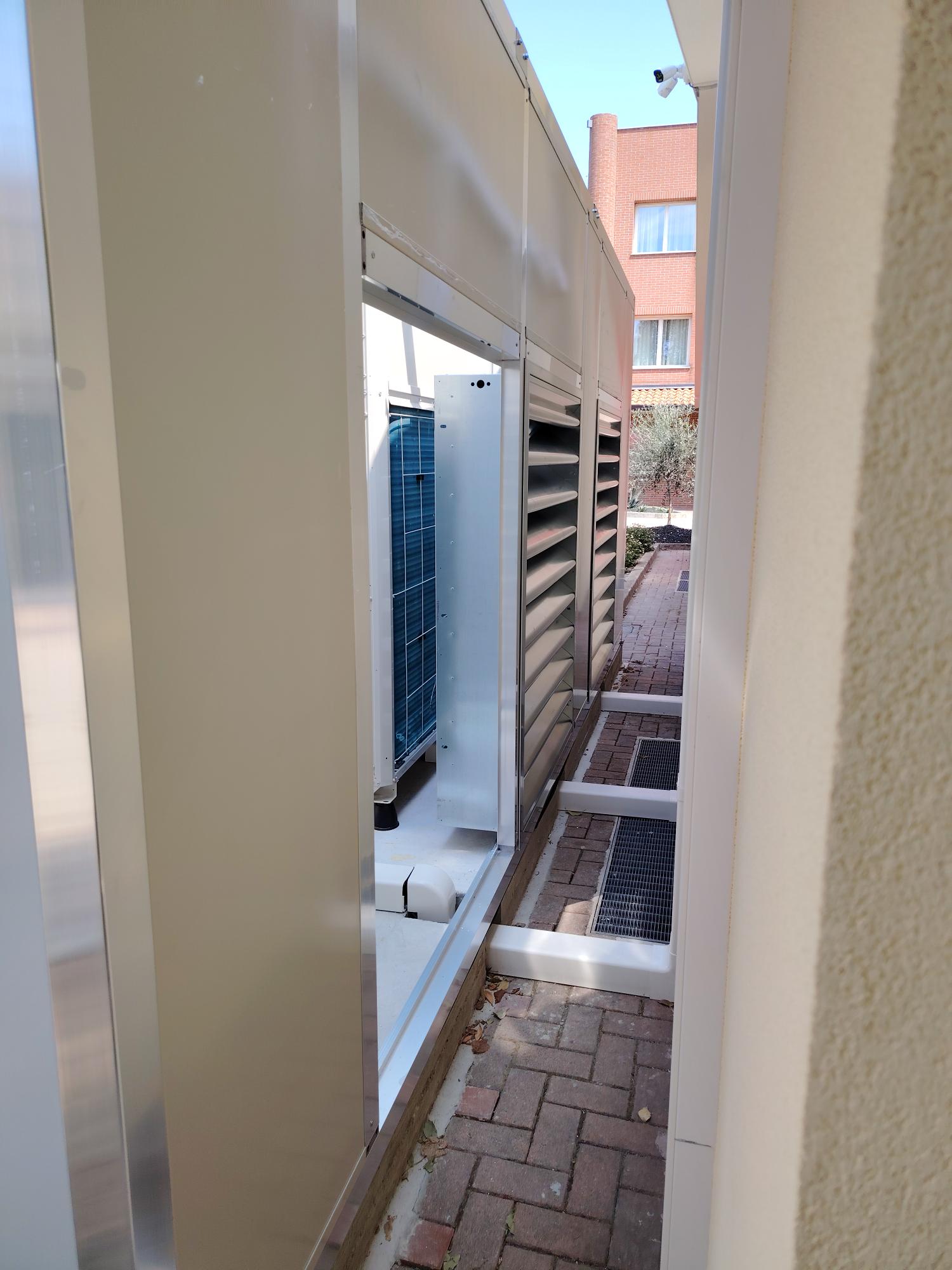 Schermatura acustica milano, vista esterna griglie 3